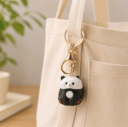【名入れ｜ラッピング付き】木製 パンダ キーホルダー  名入れ無料 可愛い 動物 バッグチャーム ペア 彼女/友達への贈り物 木彫り 誕生日プレゼント ミニチュア 癒し