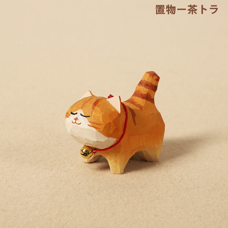 【2個でお得】【置物｜バッグチャーム】 ミニチュア 猫 木製 可愛い 手作り 木彫り 猫グッズ 置物 バッグチャーム 癒し 厄除け オブジェ ストラップ 小さい 玄関 風水 引越し祝い 贈り物 プレゼント 幸運 お守りストラップ 木製雑貨 - RabbPig