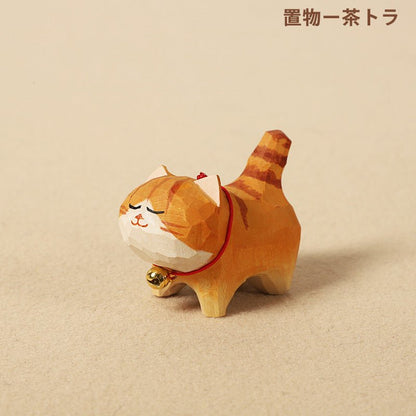 【2個でお得】【置物｜バッグチャーム】 ミニチュア 猫 木製 可愛い 手作り 木彫り 猫グッズ 置物 バッグチャーム 癒し 厄除け オブジェ ストラップ 小さい 玄関 風水 引越し祝い 贈り物 プレゼント 幸運 お守りストラップ 木製雑貨 - RabbPig