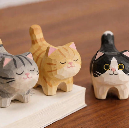【名入れ｜2点・３点セット｜ラッピング付き】ミニチュア 猫 可愛い 手作り 木彫り 置物 癒し 厄除け 猫グッズ オブジェ 小さい 玄関 風水 引越し祝い 贈り物 プレゼント 幸運 木製 雑貨 - RabbPig