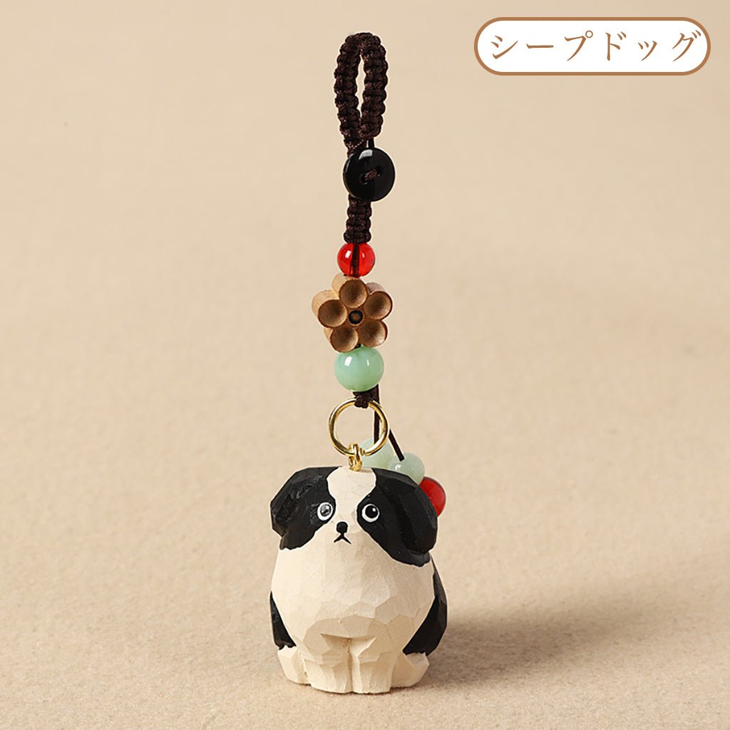 【2個でお得！】【犬の置物｜犬のバッグチャーム】 ナチュラル 可愛い 手作り 木彫り 犬グッズ 置物 バッグチャーム 癒し 厄除け オブジェ ストラップ 小さい 玄関 風水 引越し祝い 贈り物 プレゼント 幸運 お守りストラップ ミニチュア 木製雑貨 - RabbPig