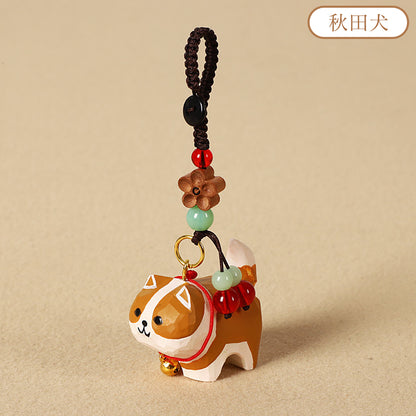 【2個でお得！組み合わせ自由】【犬の置物｜犬のバッグチャーム】 可愛い 手作り 犬 木彫り ナチュラル 犬グッズ 置物 バッグチャーム 癒し 厄除け オブジェ ストラップ 小さい 玄関 風水 引越し祝い 贈り物 プレゼント 幸運 お守りストラップ ミニチュア 木製雑貨