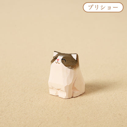 【2個でお得！組み合わせ自由】【猫の置物｜猫のバッグチャーム】 ナチュラル 可愛い 手作り 木彫り 猫グッズ 置物 バッグチャーム 癒し 厄除け オブジェ ストラップ 小さい 玄関 風水 引越し祝い 贈り物 プレゼント 幸運 お守りストラップ ミニチュア 木製 雑貨