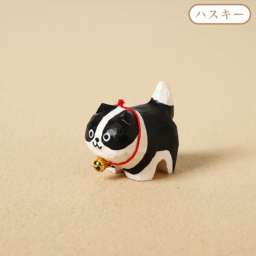 【2個でお得！組み合わせ自由】【犬の置物｜犬のバッグチャーム】 可愛い 手作り 犬 木彫り ナチュラル 犬グッズ 置物 バッグチャーム 癒し 厄除け オブジェ ストラップ 小さい 玄関 風水 引越し祝い 贈り物 プレゼント 幸運 お守りストラップ ミニチュア 木製雑貨