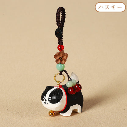 【2個でお得！組み合わせ自由】【犬の置物｜犬のバッグチャーム】 可愛い 手作り 犬 木彫り ナチュラル 犬グッズ 置物 バッグチャーム 癒し 厄除け オブジェ ストラップ 小さい 玄関 風水 引越し祝い 贈り物 プレゼント 幸運 お守りストラップ ミニチュア 木製雑貨