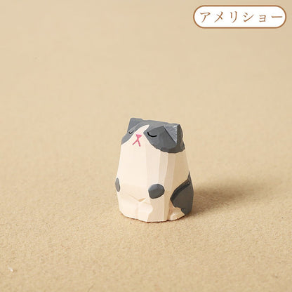 【2個でお得！組み合わせ自由】【猫の置物｜猫のバッグチャーム】 ナチュラル 可愛い 手作り 木彫り 猫グッズ 置物 バッグチャーム 癒し 厄除け オブジェ ストラップ 小さい 玄関 風水 引越し祝い 贈り物 プレゼント 幸運 お守りストラップ ミニチュア 木製 雑貨 - RabbPig