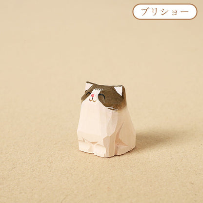 【2個でお得！組み合わせ自由】【猫の置物｜猫のバッグチャーム】 ナチュラル 可愛い 手作り 木彫り 猫グッズ 置物 バッグチャーム 癒し 厄除け オブジェ ストラップ 小さい 玄関 風水 引越し祝い 贈り物 プレゼント 幸運 お守りストラップ ミニチュア 木製 雑貨 - RabbPig