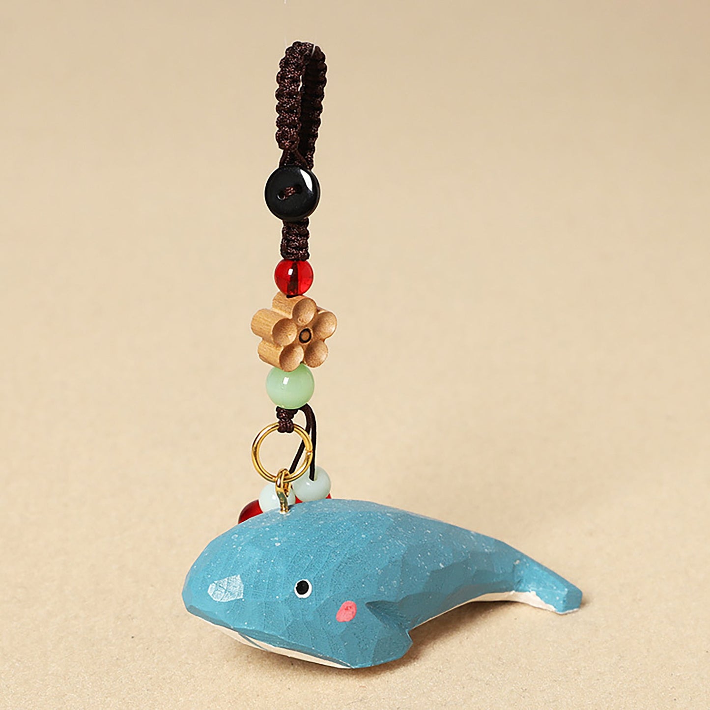 【くじらの置物｜くじらのバッグチャーム】 ナチュラル 可愛い 手作り 木彫り 置物 くじらグッズ バッグチャーム 癒し 厄除け オブジェ ストラップ 小さい 玄関 風水 引越し祝い 贈り物 プレゼント 幸運 お守りストラップ ミニチュア 木製雑貨 - RabbPig
