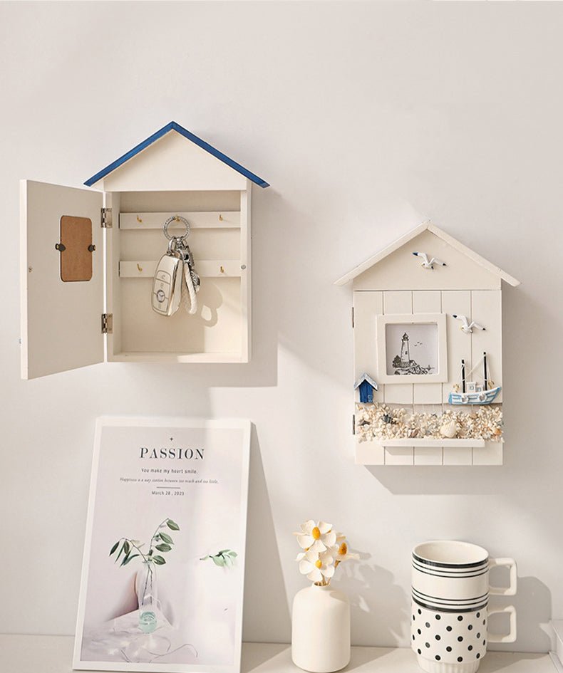 キーホルダーケース 鍵収納 可愛い 小屋型 キーホルダー収納 キーフック 鍵かけ 吊るし収納 引っ掛け収納 木製 北欧 雑貨 壁掛け フック 収納 インテリア 壁面収納 ナチュラル収納 - RabbPig