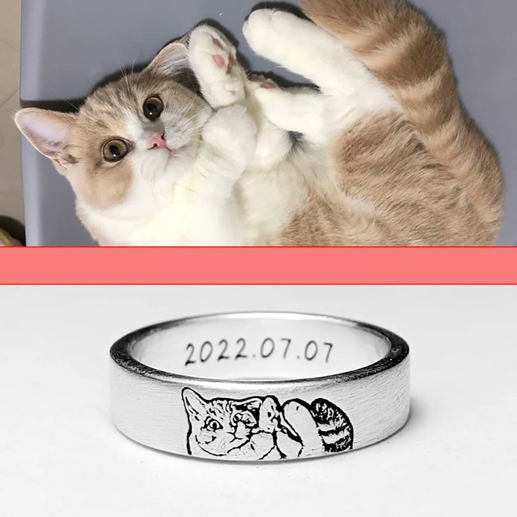 家族の一員だった愛犬・愛猫の画像をオーダーメイド刻印するメモリアルリング。温もりを感じる仕上げで、ずっと側にいるような安心感を。
