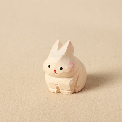 手作りの兎の木製置物。天然木材と天然石を使用した、お守りとしても最適な贈り物。